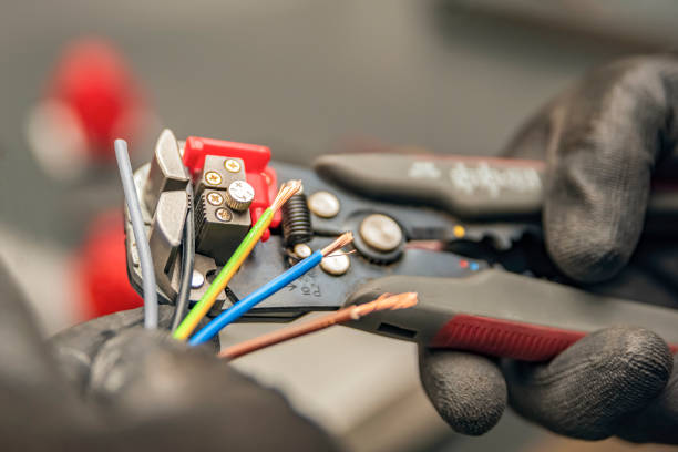 Best Local Electrician Companies  in South Wenatchee, WA